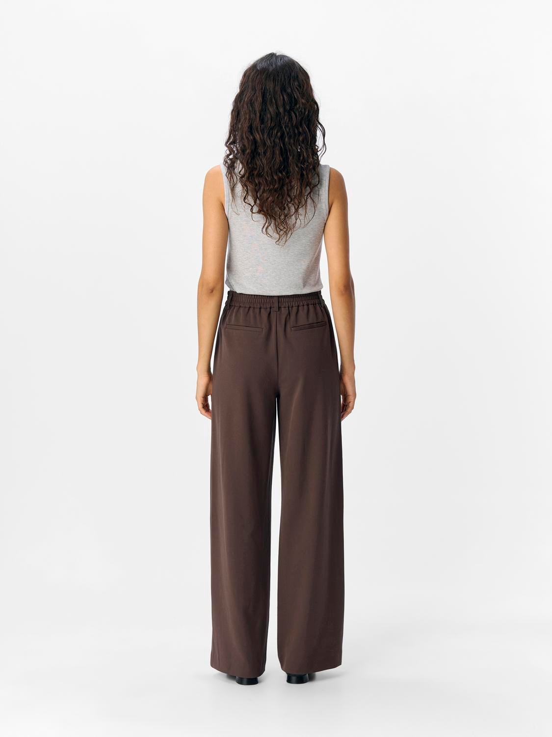 model_shot-back